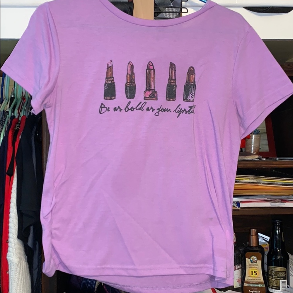 Cute lipstick tee
